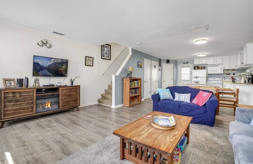 Chincoteague House | Lighthouse Estates 8 - Water views; Shared pool!