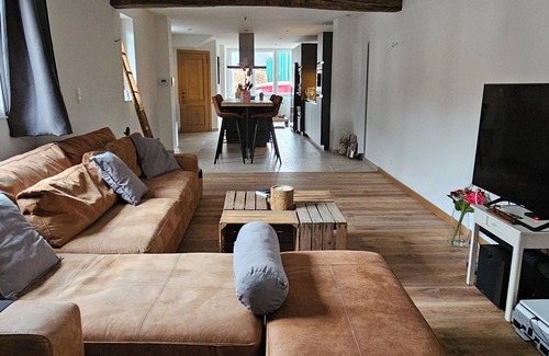 Liege Apartment | Like at Home: Apartment near the forest with office and terrace