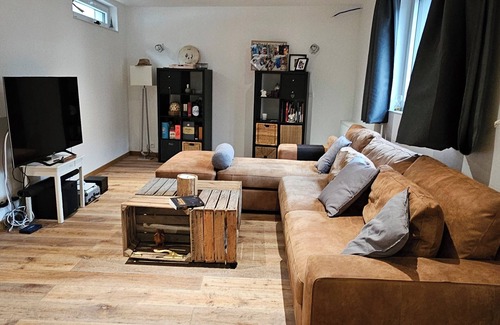 Liege Apartment | Like at Home: Apartment near the forest with office and terrace