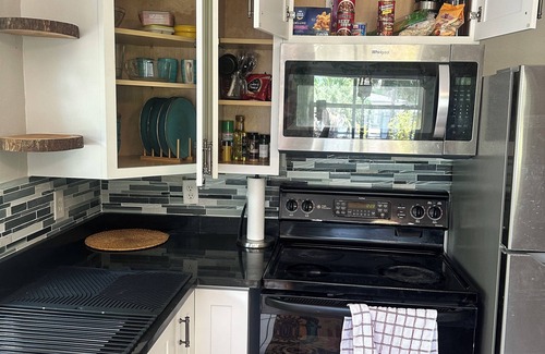 Golden Gate Apartment | Lil Boho Chic, A Charming 1-bedroom apartment in Naples.