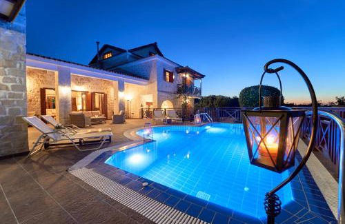 Akrotiri Villa | Lila's Luxury Villa