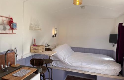 Kilgetty House | Lilac Tree Hut