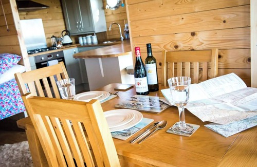 Botallack Cabin | Lillie's Lookout - A Cool Cabin with Great Views and Walking Distance to Coast