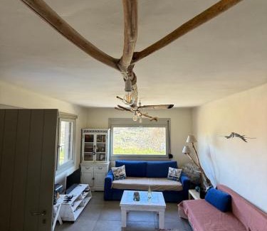 Vourkari House | Lily House