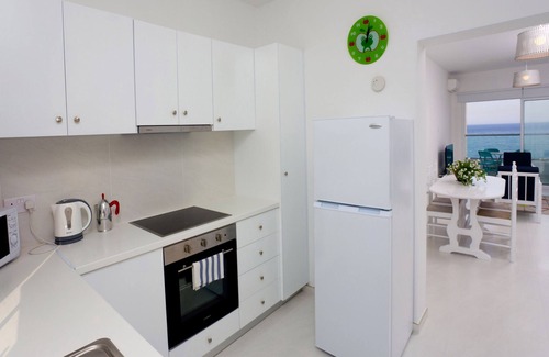 Agios Tychon Apartment | Limassol on the Beach Apartment