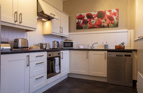 Gorebridge Cottage | Lime Cottage - a charming traditional stone cottage with 2 bedrooms located within the grounds of Ar