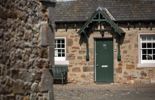 Gorebridge Cottage | Lime Cottage - a charming traditional stone cottage with 2 bedrooms located within the grounds of Ar