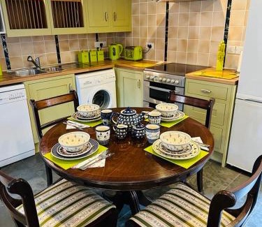 Bicton House | Lime Cottage - Great Houndbeare Farm Holiday Cottages