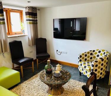 Bicton House | Lime Cottage - Great Houndbeare Farm Holiday Cottages