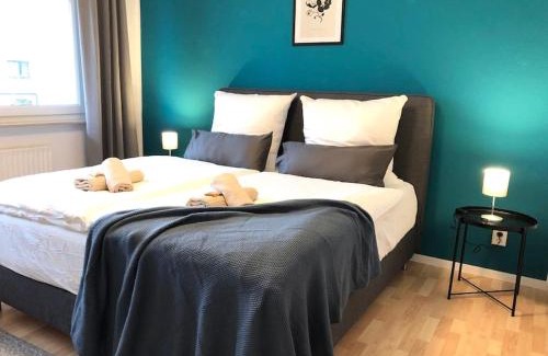 Hildesheim District Apartment | LIME HOMES: Küche, Balkon, Netflix