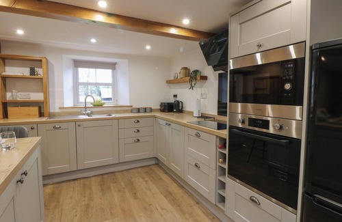 Winton House | LIME TREE COTTAGE, pet friendly, with open fire in Kirkby Stephen