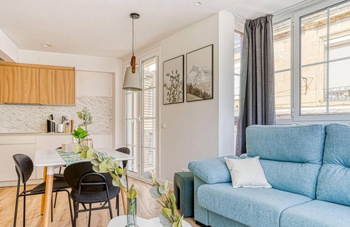 Haro Apartment | limehome Haro | Two-Bedroom Apartment with Balcony
