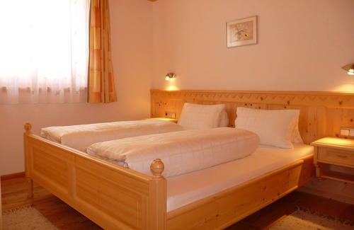 Innervillgraten Bed & Breakfast | Limestone comfort double room with breakfast
