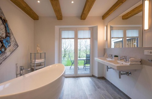 Neukirchen/Erzgeb House | Linas Huis