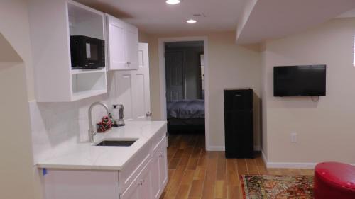 16th Street Heights Apartment | Lincoln Howard House