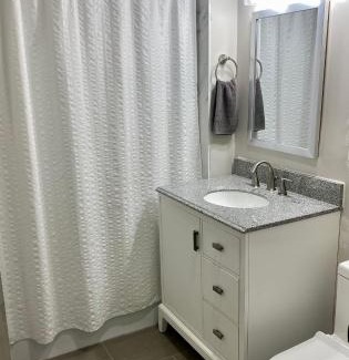 Park West Apartment | Lincoln Park Apartment with Backyard!
