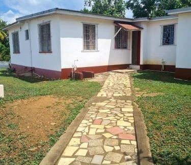 Linstead Apartment | Linstead AirB&B