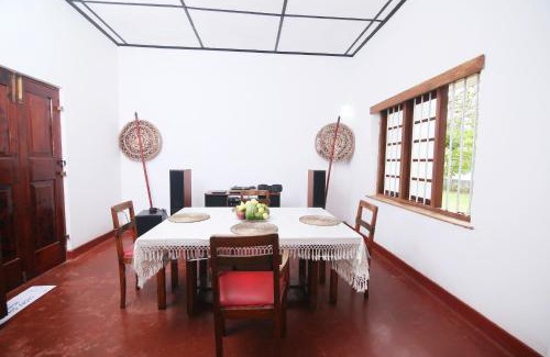 Katugastota House | Lion Shade Tourist Bungalow