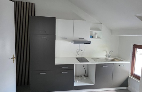 Strenglin Villa | Lion villa