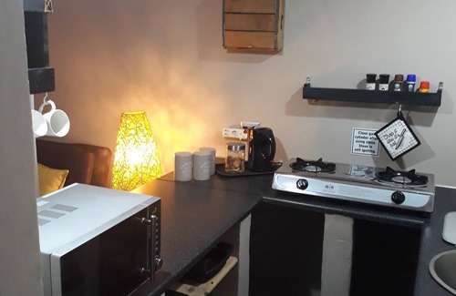 Middelburg House | Lisané accomodation. Comfortable spacious, simplicity.