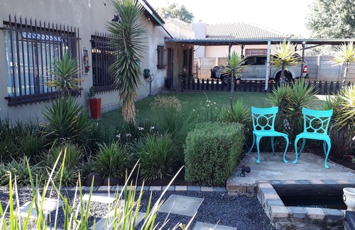 Middelburg House | Lisané accomodation. Comfortable spacious, simplicity.