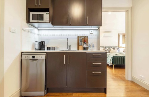 Ivanhoe House | Little Audrey Guesthouse - City Fringe Getaway