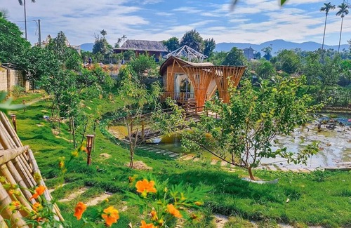 Quoc Oai Ski Chalet | Little Bee House