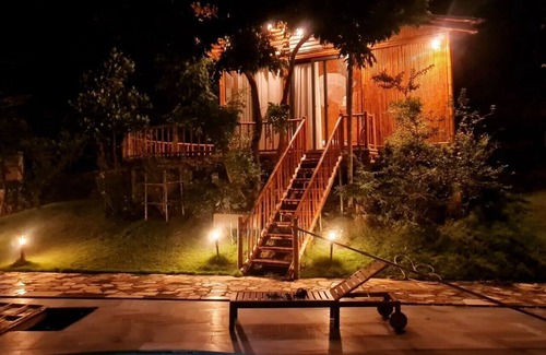 Quoc Oai Ski Chalet | Little Bee House