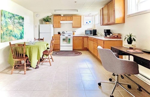 Rose Park Apartment | Little Burrow : University of Montana & Dornblaser