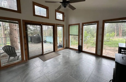 Coal Creek Cabin | Little Cabin on the Lane