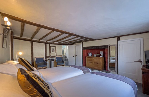Tenterden House | Little Dane Court