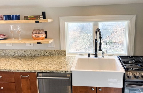 Fox River Grove Cottage | Little Fox Cottage - A Cozy Riverview Getaway