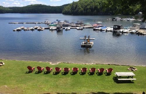 Algonquin Highlands Resort | Little Hawk Resort & Marina