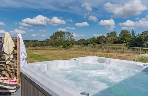 Etchinghill House | Little Hayloft by Bloom stays - charming barn with hot tub