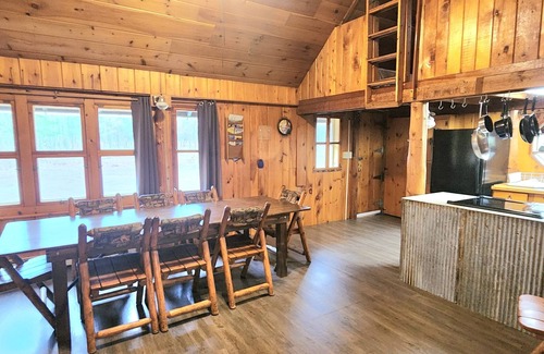Laurium Cabin | *Little Horn Lodge w/bunk room near Lake Superior centrally located too explore!