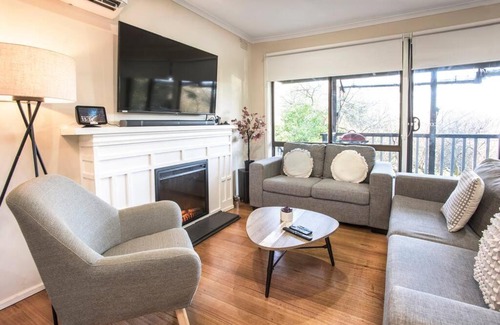 Olinda House | Little House Olinda - village stay sleeps 6