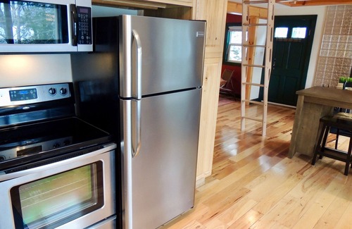 Andover Cabin | Little House on the Lake in the Forest
