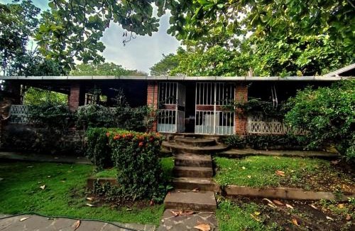 El Zonte House | Little Jungle