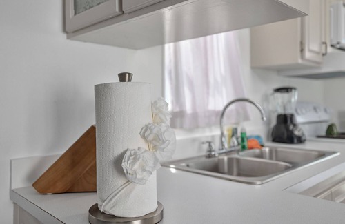 Port Isabel Cottage | LIV Resort: Cottage with Private Jacuzzi/Pet Friendly