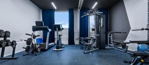 Chodov Apartment | LIVE-INN PRAGUE APARTMENTS, 20 mins to Centre, Gym, Reception, Free Parking, Lift, Roof Terrace & Game Room