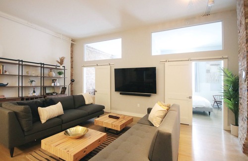 Old Port Condo | LIVE LIKE A LOCAL/HIP & HISTORIC OLD PORT CHARM
