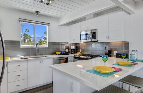 Sunmor House | Live More! - Rare Wexler designed Sunmor Retreat!