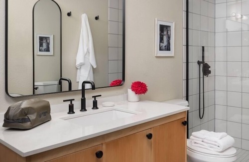 Jackson Hotel | Lively Saloon at Cozy Lodge Ideal for Ski Enthusiasts in Jackson - 2 Units