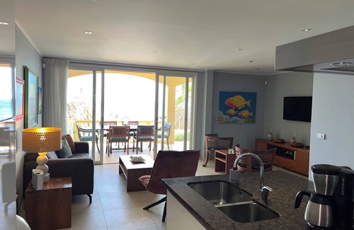 Nieuw Nederland Apartment | Lives like a Private Beach Bungalow