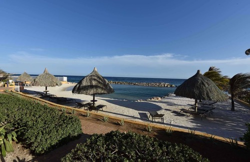 Nieuw Nederland Apartment | Lives like a Private Beach Bungalow