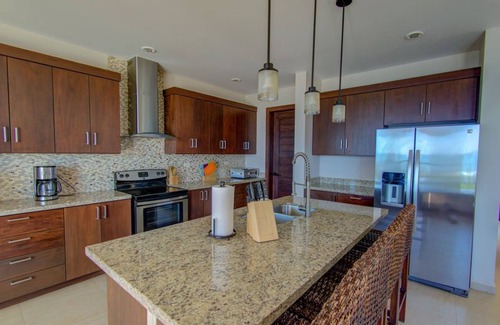 Camp Bay Villa | "LIVING WATERS ROATAN" CAMP BAY BEACH LUXURY OCEANFRONT VACATION VILLA