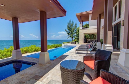 Camp Bay Villa | "LIVING WATERS ROATAN" CAMP BAY BEACH LUXURY OCEANFRONT VACATION VILLA