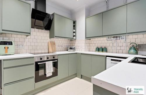 Sneinton House | Liz's 4 Bed House: Close to the Motor Point Arena