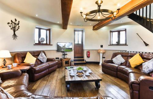 Monkswood House | Llancayo Windmill