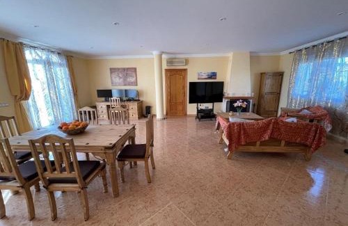 Zurgena Villa | Llanos del Peral - Zurgena - sleeps 6 - R092
